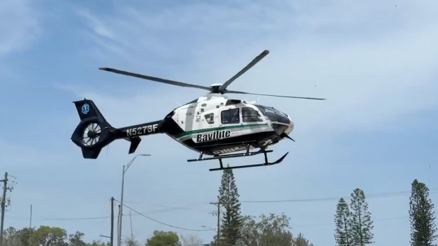 2 Florida deputies airlifted after shooting, suspect dead