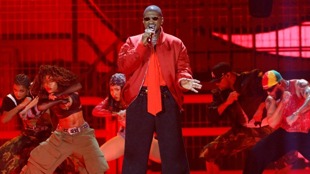 Usher responds to claims he was replaced by a clone at recent concert