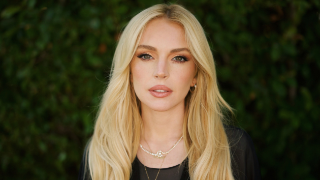 E lindsaylohan 092826
