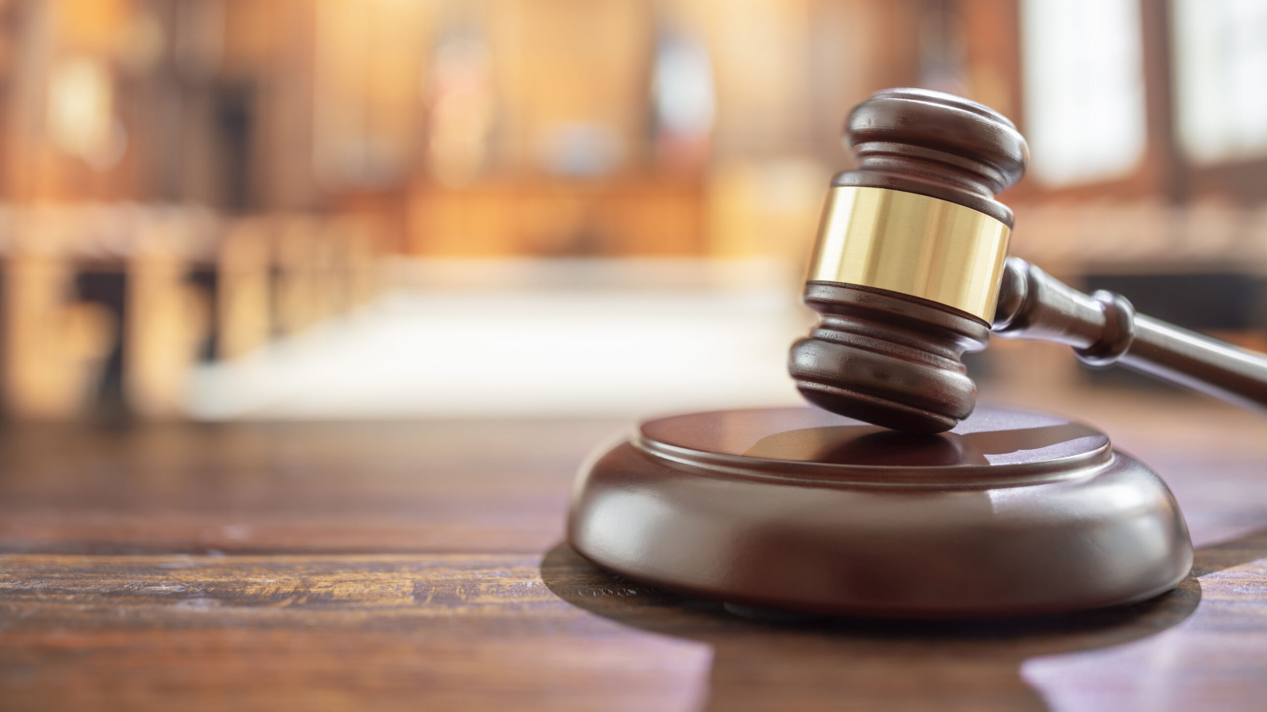 Getty gavel 100726